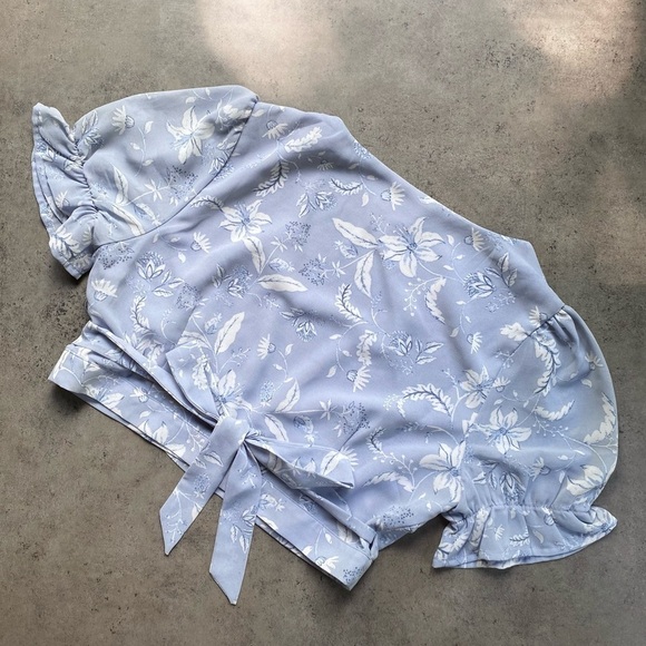 Tobi New With Tags Floral Short Sleeve Wrap Crop Top - Picture 8 of 9